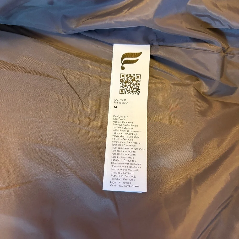 Fabletic’s Tahoe Teddy jacket Size M NWT - Picture 4 of 5
